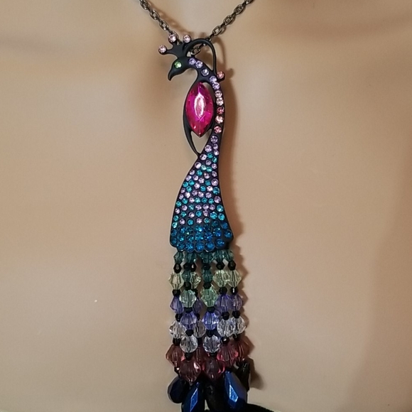 Betsey Johnson Black Peacock Statement Necklace - Picture 3 of 8